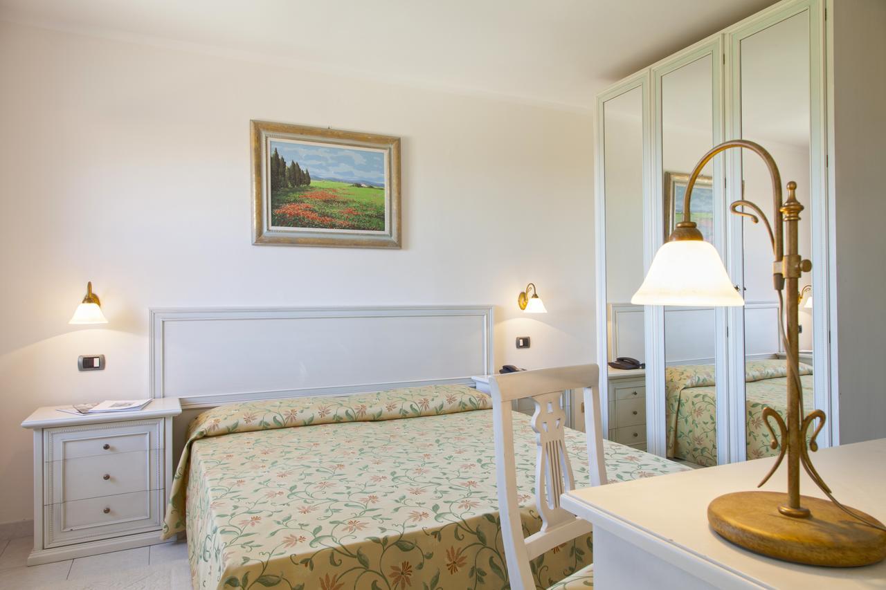 Hotel Del Golfo プロッキオ エクステリア 写真